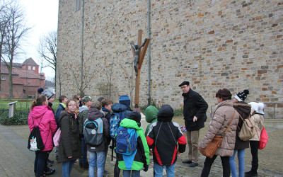 AKE-Schule auf den Spuren der Emmerick