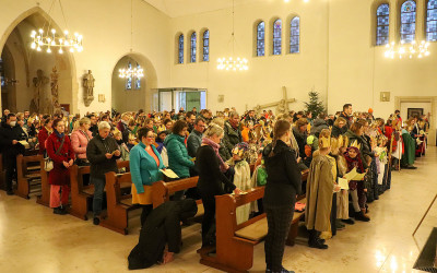 Aussendungsgottesdienst der Sternsinger von Heilig Kreuz und St. Viktor