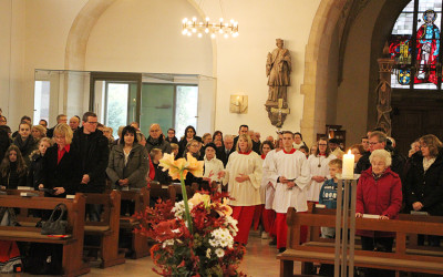 Christkönigsfest und Messdienerneuaufnahme in St. Viktor