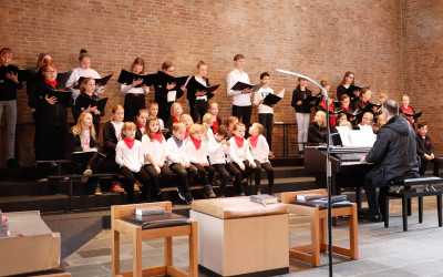 Neuaufnahme bei der ChorSingschule St. Viktor und Ehrung langjähriger Mitglieder